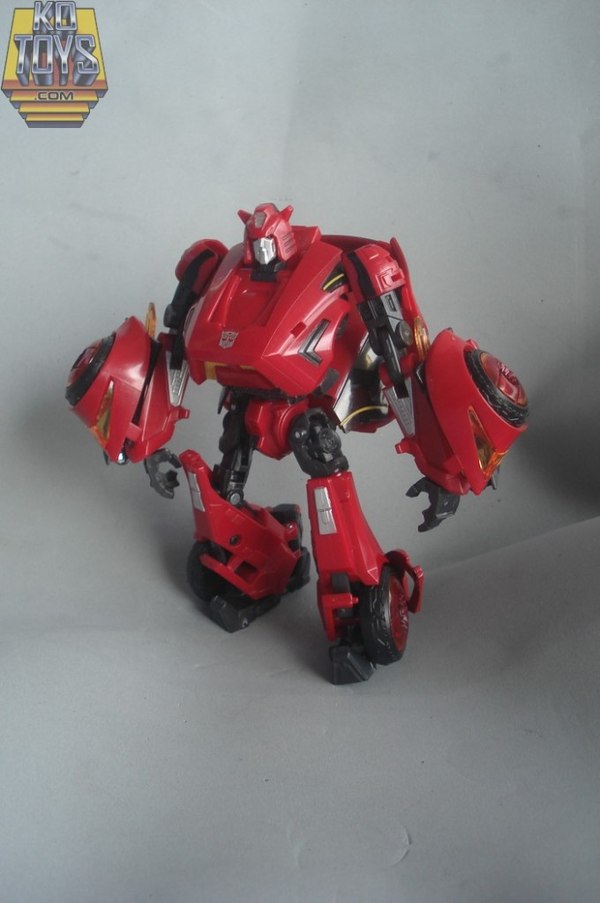 War For Cybertron Cliffjumper  (2 of 16)